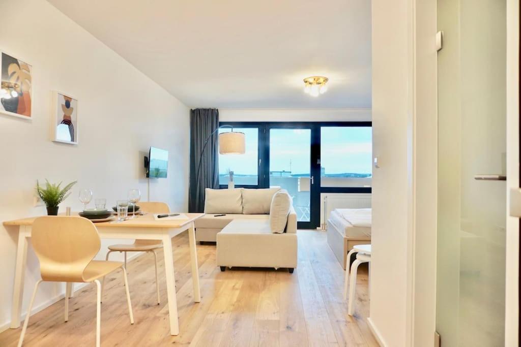 Neu Modernes Apartment In Top Lage, Free Parking Max 1,65M Hoehe Und 1,8M Breite Karlsruhe Exterior photo