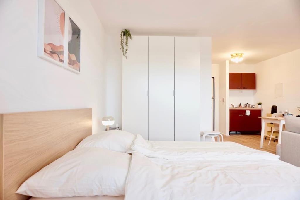 Neu Modernes Apartment In Top Lage, Free Parking Max 1,65M Hoehe Und 1,8M Breite Karlsruhe Exterior photo